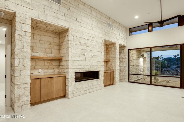 2769 W Black Cloud Court, Tucson, AZ 85745