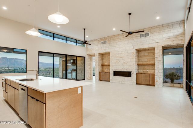 2769 W Black Cloud Court, Tucson, AZ 85745