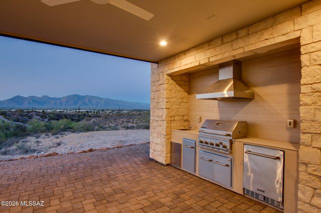 2769 W Black Cloud Court, Tucson, AZ 85745