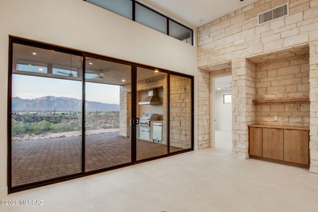 2769 W Black Cloud Court, Tucson, AZ 85745