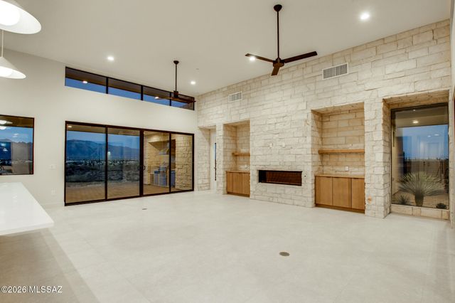 2769 W Black Cloud Court, Tucson, AZ 85745