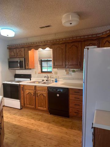 154 A Scofield Avenue, Forsyth, MO 65653