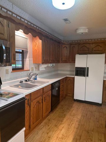 154 A Scofield Avenue, Forsyth, MO 65653