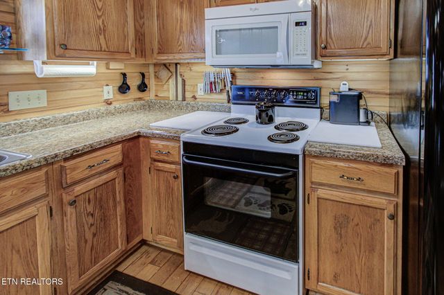 4917 Latta Way, Gatlinburg, TN 37738