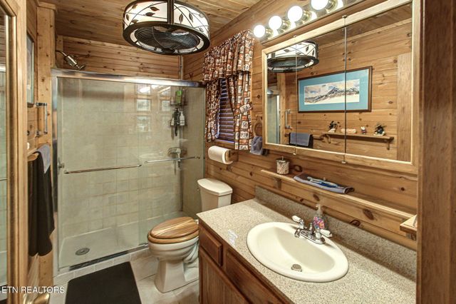 4917 Latta Way, Gatlinburg, TN 37738