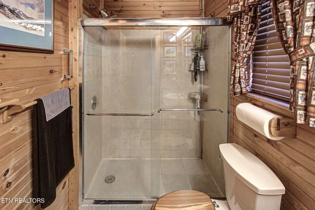 4917 Latta Way, Gatlinburg, TN 37738