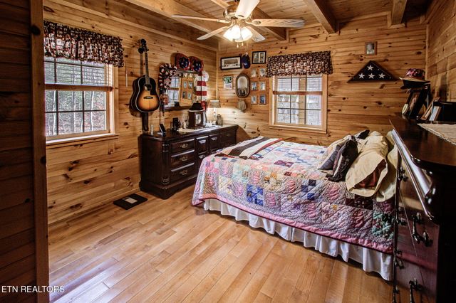 4917 Latta Way, Gatlinburg, TN 37738