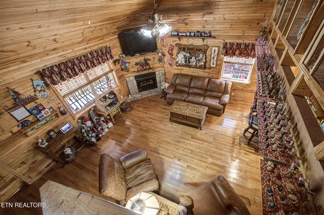 4917 Latta Way, Gatlinburg, TN 37738