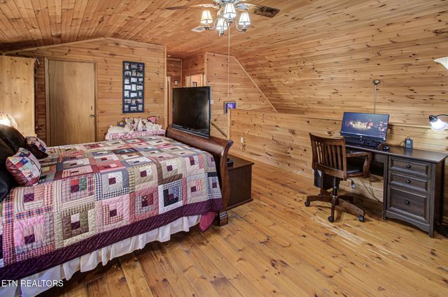 4917 Latta Way, Gatlinburg, TN 37738