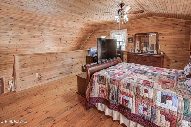 4917 Latta Way, Gatlinburg, TN 37738