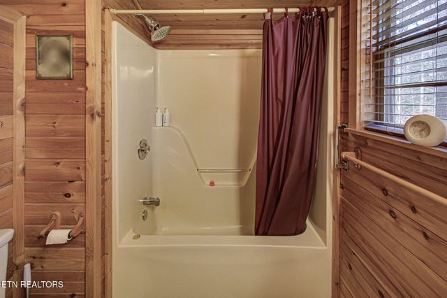 4917 Latta Way, Gatlinburg, TN 37738