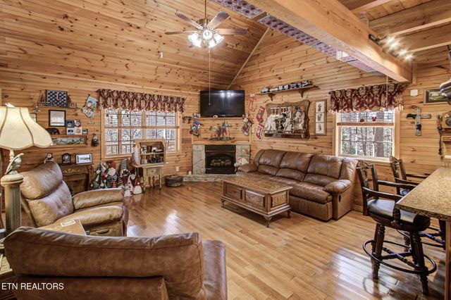 4917 Latta Way, Gatlinburg, TN 37738