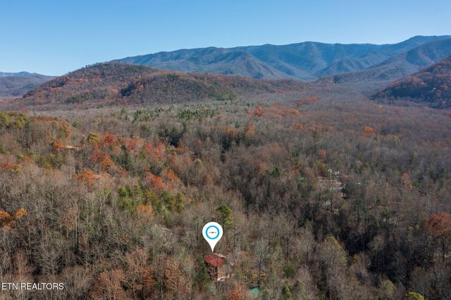 4917 Latta Way, Gatlinburg, TN 37738