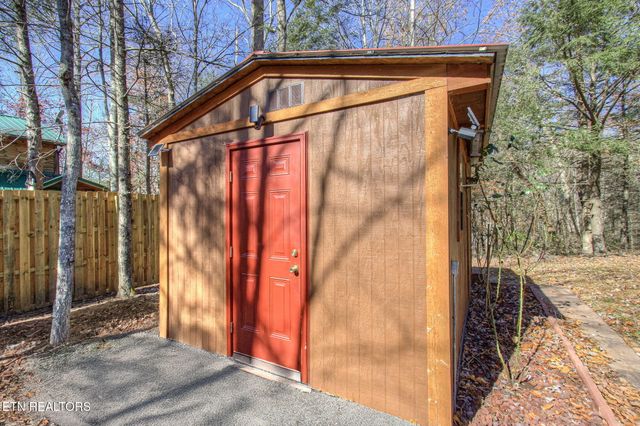 4917 Latta Way, Gatlinburg, TN 37738