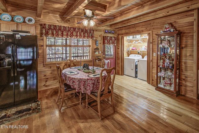 4917 Latta Way, Gatlinburg, TN 37738