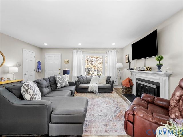 8807 Midway Rd, Henrico, VA 23229