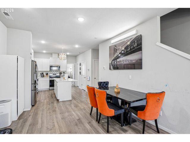 15708 Nw BLUEBLOSSOM St, Portland, OR 97229