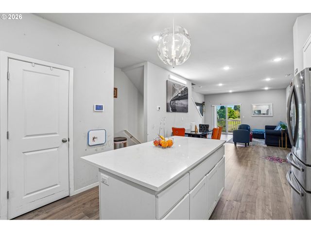 15708 Nw BLUEBLOSSOM St, Portland, OR 97229