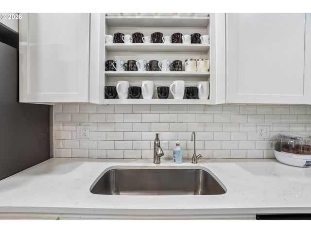 15708 Nw BLUEBLOSSOM St, Portland, OR 97229