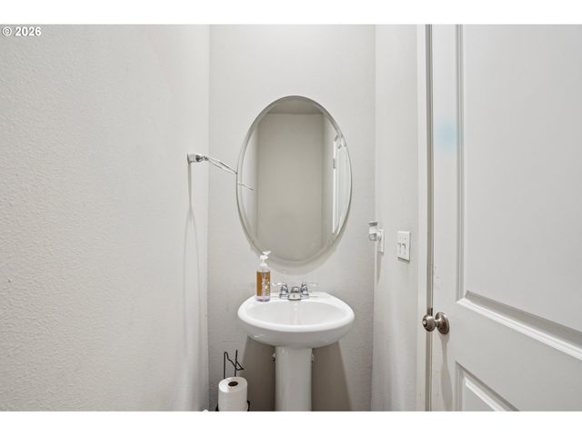 15708 Nw BLUEBLOSSOM St, Portland, OR 97229
