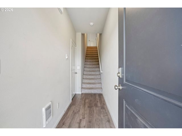 15708 Nw BLUEBLOSSOM St, Portland, OR 97229