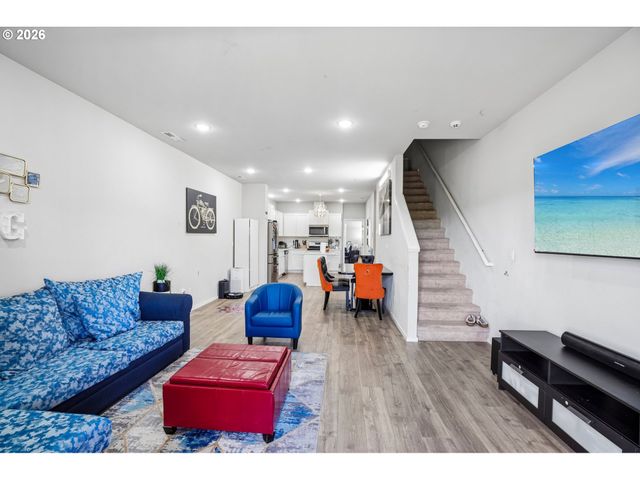 15708 Nw BLUEBLOSSOM St, Portland, OR 97229