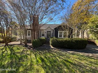 3357 Whittle Springs Rd, Knoxville, TN 37917