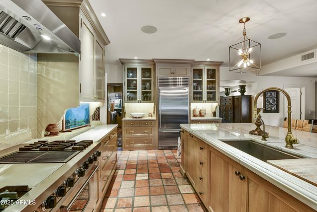 3007 N MANOR Drive W, Phoenix, AZ 85014