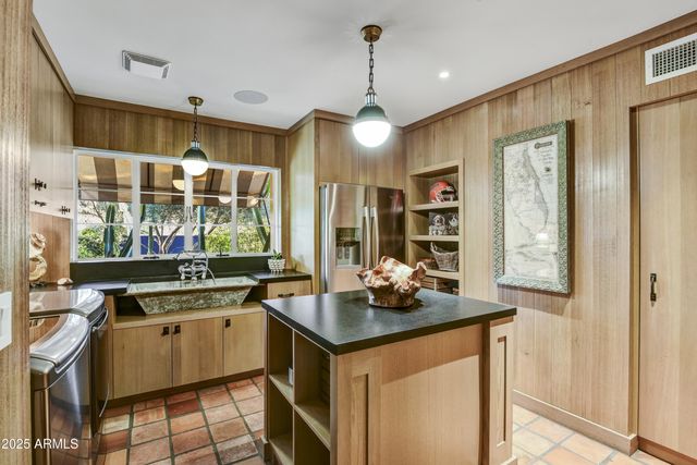 3007 N MANOR Drive W, Phoenix, AZ 85014