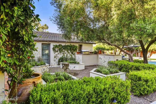 3007 N MANOR Drive W, Phoenix, AZ 85014