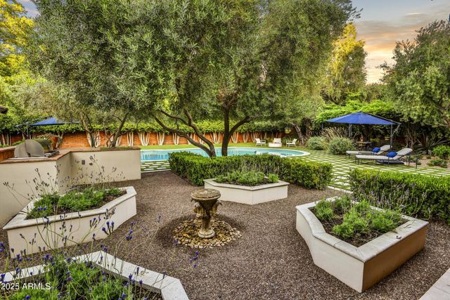 3007 N MANOR Drive W, Phoenix, AZ 85014