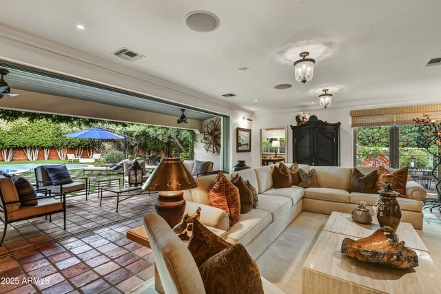 3007 N MANOR Drive W, Phoenix, AZ 85014