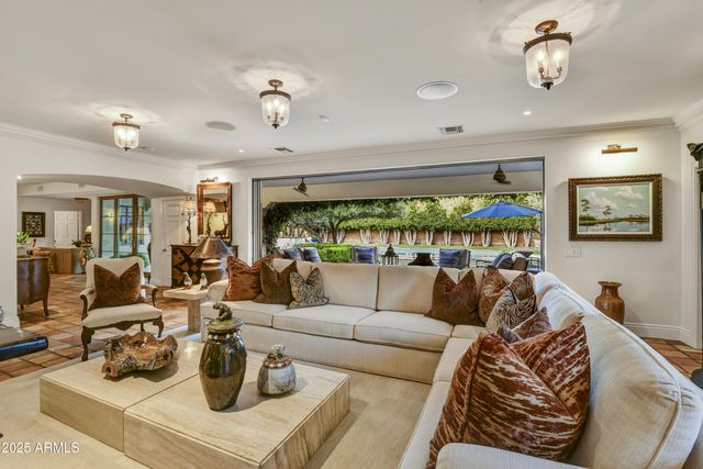 3007 N MANOR Drive W, Phoenix, AZ 85014