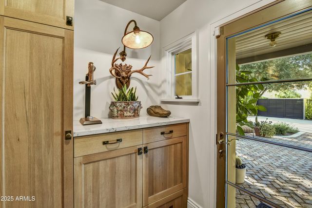 3007 N MANOR Drive W, Phoenix, AZ 85014