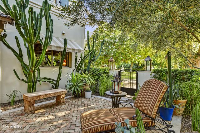 3007 N MANOR Drive W, Phoenix, AZ 85014