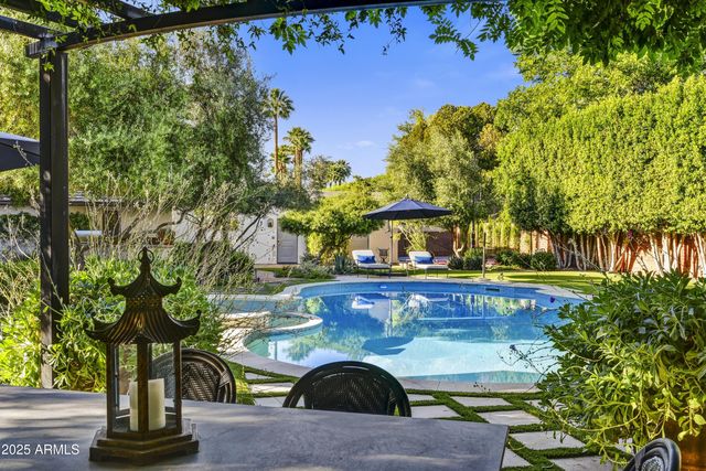 3007 N MANOR Drive W, Phoenix, AZ 85014