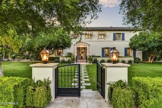 3007 N MANOR Drive W, Phoenix, AZ 85014