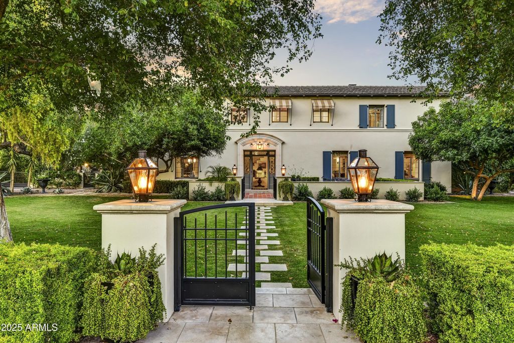 3007 N MANOR Drive W, Phoenix, AZ 85014