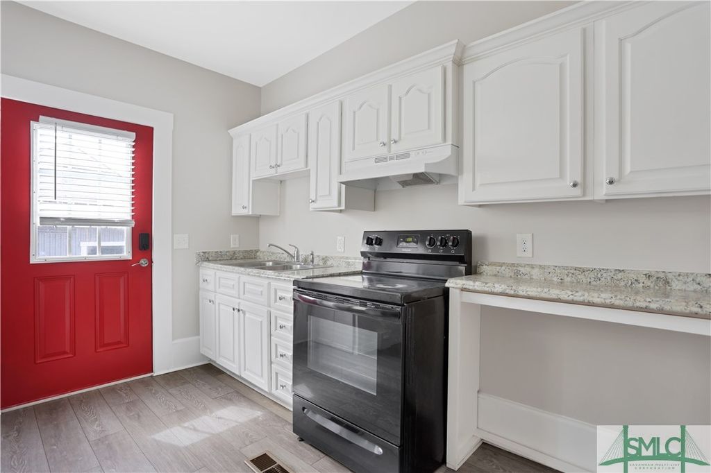 Image 13 of property listing at 1135 E Gwinnett Street, Savannah, GA 31404