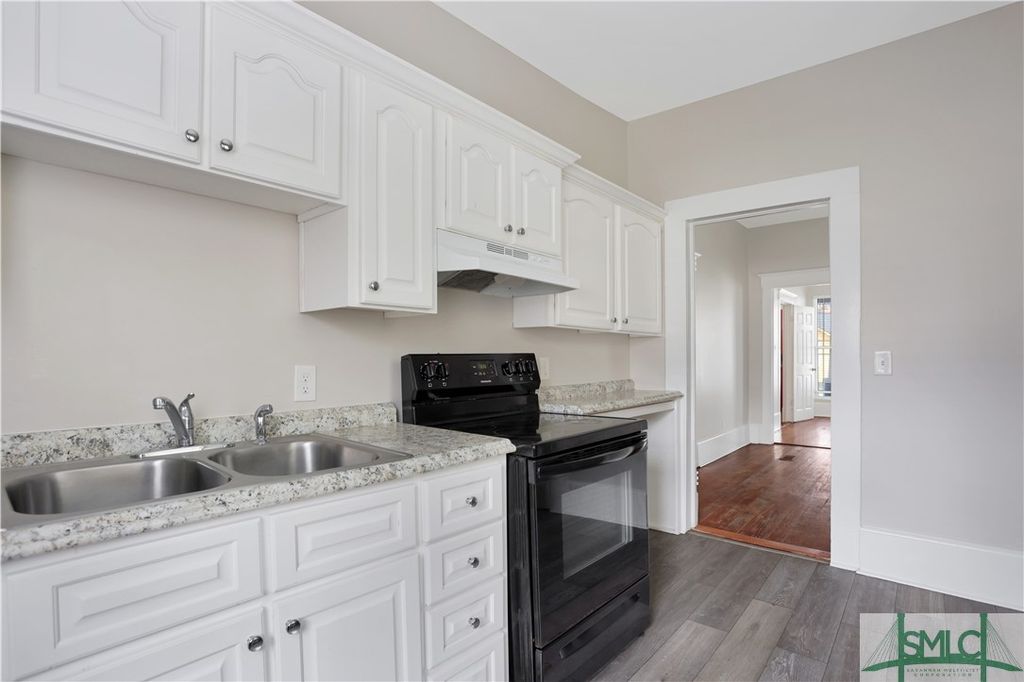 Image 16 of property listing at 1135 E Gwinnett Street, Savannah, GA 31404