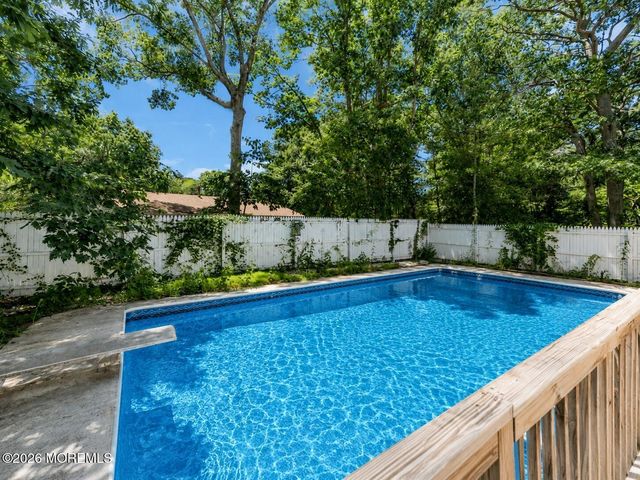 3 Riverwood Court, Toms River, NJ 08757