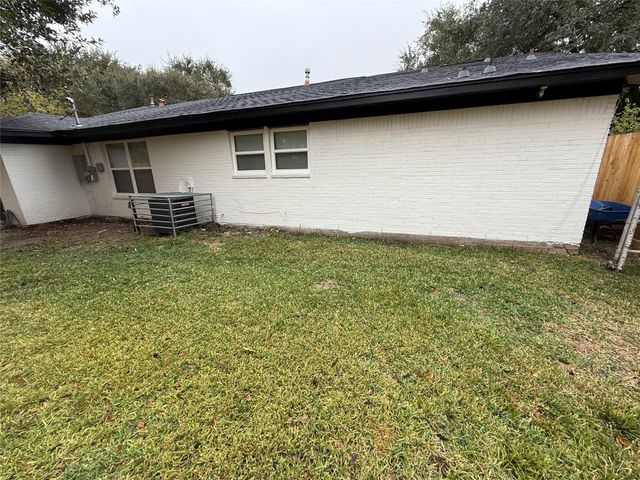 4747 Clover Street, Houston, TX 77033