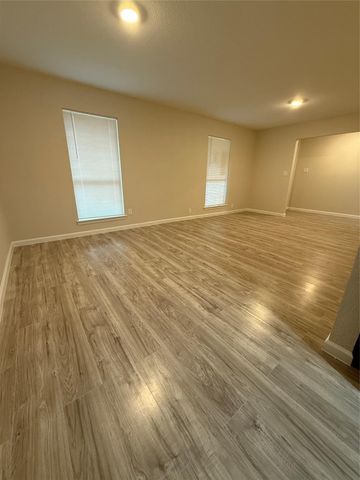 4747 Clover Street, Houston, TX 77033