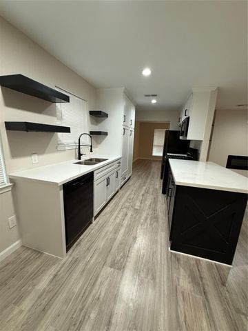 4747 Clover Street, Houston, TX 77033