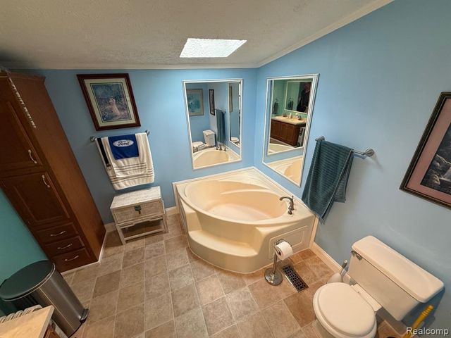 256 Fox Chase Boulevard, Grand Blanc, MI 48439