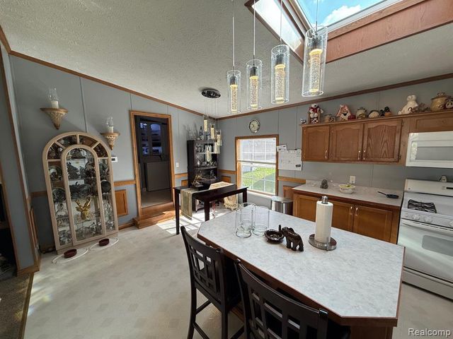 256 Fox Chase Boulevard, Grand Blanc, MI 48439