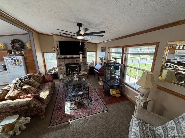 256 Fox Chase Boulevard, Grand Blanc, MI 48439