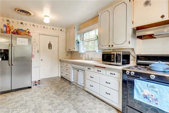 11142 Gaynor, Granada Hills, CA 91344