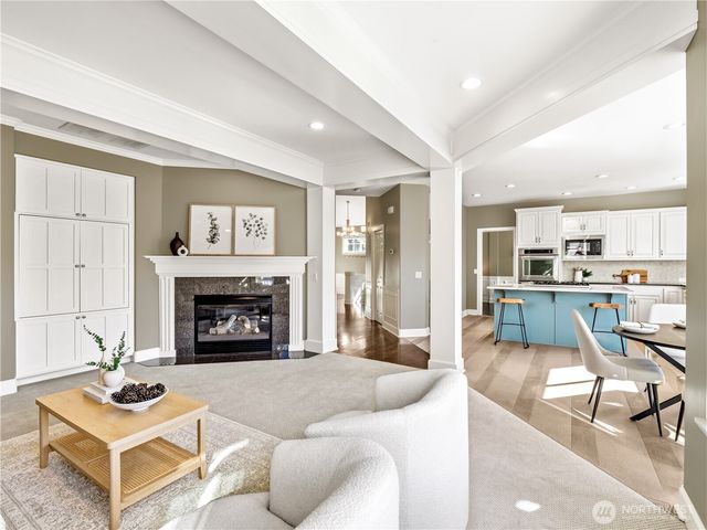 23919 SE 8th Place, Sammamish, WA 98075