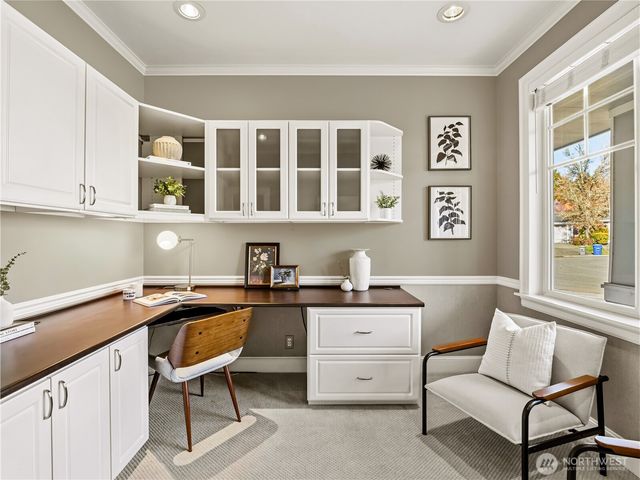 23919 SE 8th Place, Sammamish, WA 98075